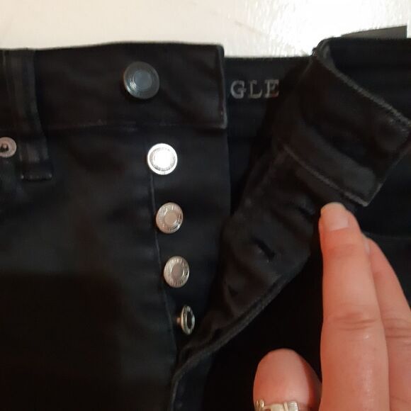 AEOāBlackāDistressedĀ DenimāMiniāSkirt - Picture 4 of 10